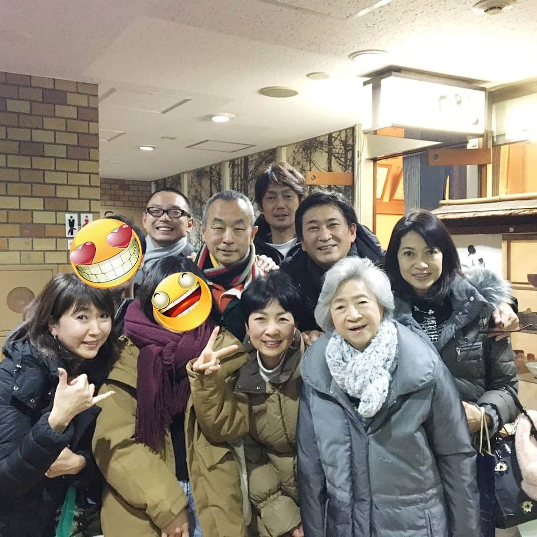 藤岡幸夫のインスタグラム：「昨晩はかみさんの家族で食事会。義理の姪が婚約者を連れてきた。ボクと婚約者を近づけると破談になるからと隔離されたが、その青年に夫婦円満の秘訣だけは伝えた。「とにかく男が謝る。女性は赦す」「喧嘩をしても思いやりは忘れずに」「男の趣味は罪。それを許さない女性も罪」ボクはかみさんの忍耐のおかげであーた、数えれば奇跡的に結婚31年続いてますが。しかしこの青年は２度目のデートでプロポーズしたという…そして舞い上がる姪…運命の出会いなのか、それとも勢いなのか…まあ、いいや…。 とSNSに投稿したら… 投稿読んだかみさんに、「アナタ何言ってるの？ワガママは男の罪。それを赦せないのが女の罪でしょうが。でも最低のセリフね！」と怒られました… 実にくだらん投稿お許しください。」