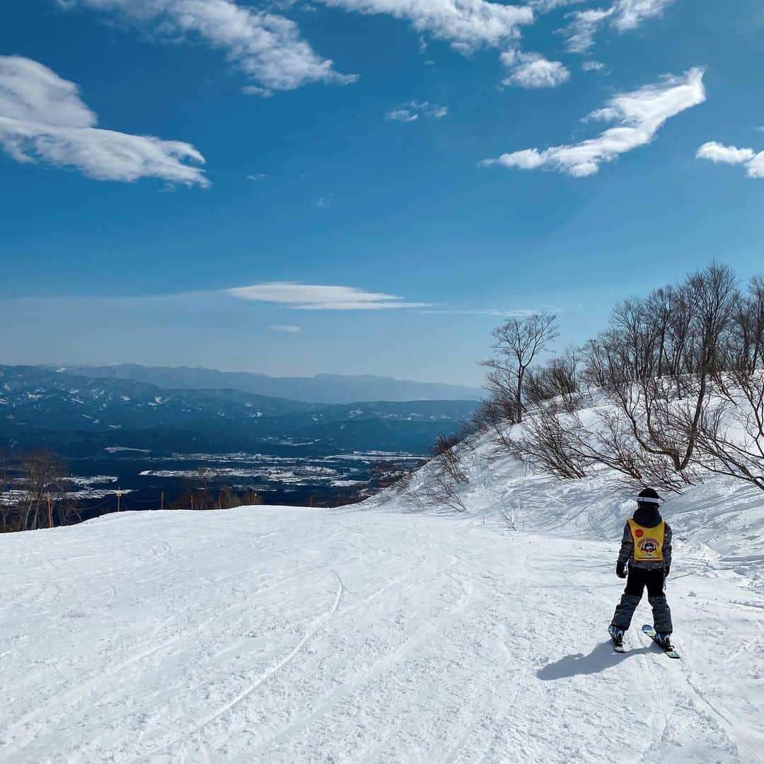 西山美希子さんのインスタグラム写真 - (西山美希子Instagram)「スキーがこんなに楽しいとは！！！スケートにスキーに冬のスポーツを堪能して、いつもは春が待ち遠しいのに、初めてもう少し冬を味わいたい！だなんて思ってます✨」2月6日 20時54分 - mariaclove