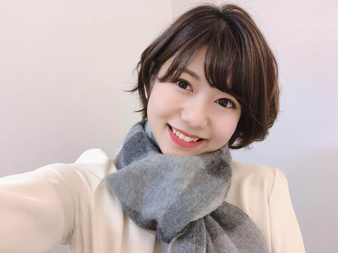 矢端名結さんのインスタグラム写真 - (矢端名結Instagram)「今日は静岡も今季1番の寒さに☃️ 明日もまだこの寒さ続きそうです！  このマフラーの巻き方が1番暖かいと山﨑アナに教えてもらいました😂　#オレンジ6 #山﨑調べ #マフラー　#巻き方　#シンプルイズベスト　#外は寒い　#静岡　#アナウンサー」2月6日 21時02分 - miyu_yabata