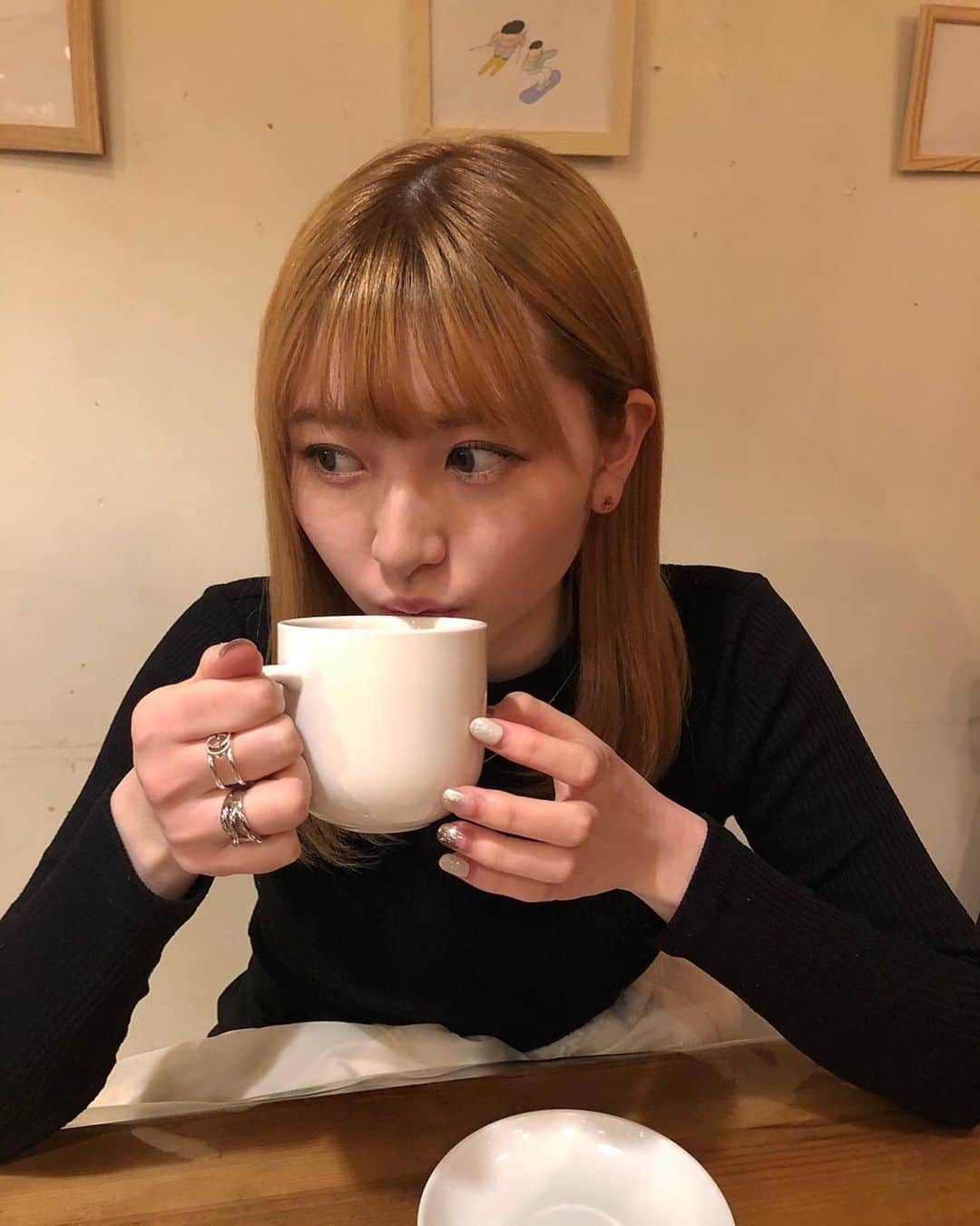 尾形春水さんのインスタグラム写真 - (尾形春水Instagram)「最近寒すぎん？！！﻿ あったかいコーヒーが一層美味しい✌︎﻿ #カフェ #原宿カフェ #東京カフェ #はるなのカフェ活」2月6日 21時02分 - harunaogatajp