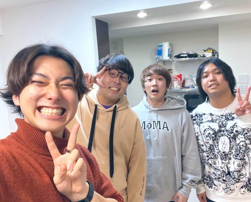 ないとーのインスタグラム：「家におった。  #水溜りボンド」