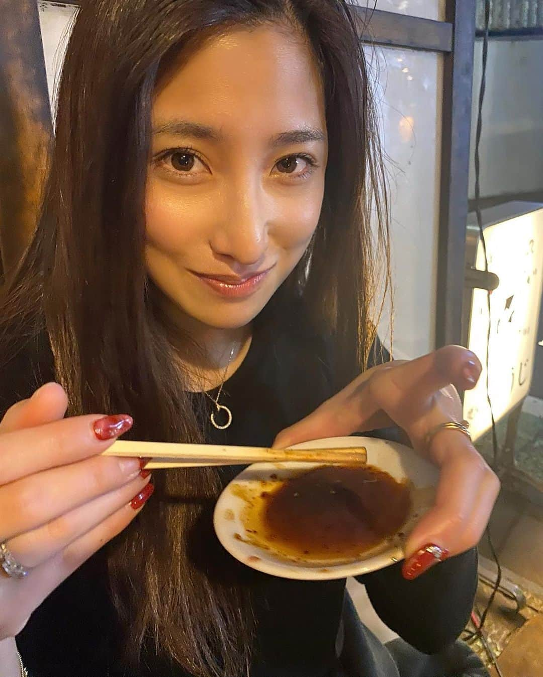 雨宮みずきさんのインスタグラム写真 - (雨宮みずきInstagram)「． 大好きメンで 焼肉ゆうじ🐮🍚❤️ ． すっぴんだと顔幼いw 普段カラコンもマツエクも つけてないからせめてマツパーをしたい✋ ． 外の席を空けてくれて 焼肉ゆうじのゆうじさん👨‍🍳 が特上の中の特上肉を 全部用意してくれたので ほんとにほんとに全部美味しすぎた🥺 ありがとうございます🙏 ． レバーあまり得意じゃないのに 美味しすぎて３個も食べたよ🤤❤️ 楽しすぎたな〜😆 ． #焼肉ゆうじ #焼肉 #ゆうじ #炭火焼ゆうじ #東京グルメ #グルメ女子 #東京焼肉」2月6日 21時25分 - ammymzk0926