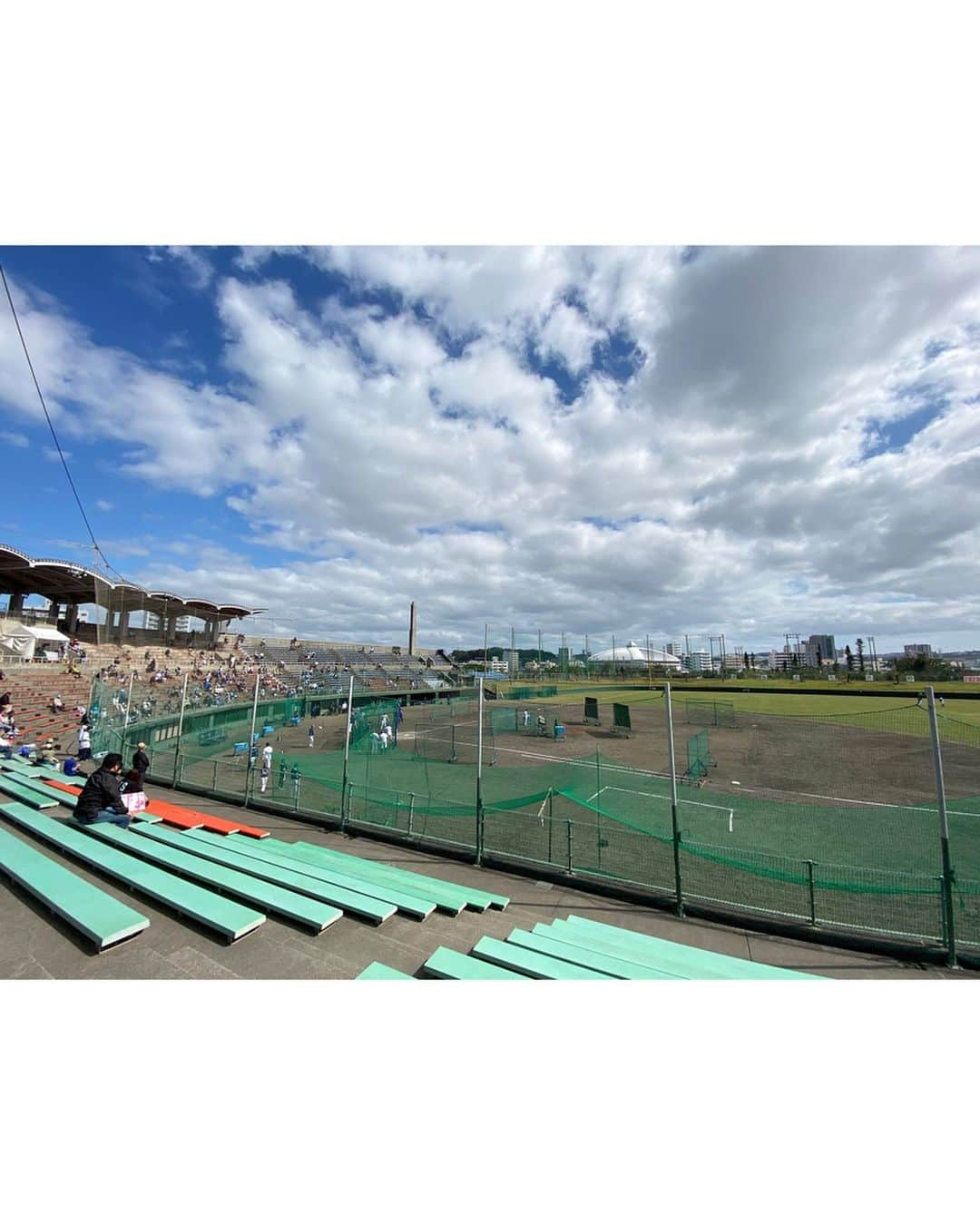 沢井里奈さんのインスタグラム写真 - (沢井里奈Instagram)「♡ . 沖縄キャンプ取材に来てます⚾️💙✨ 一日目無事終了しました☺️💓💓‬ . ‪練習を間近で拝見したり、‬ ‪選手の方にインタビューさせて頂いたり、‬ ‪とても充実した一日でした🌹🌸‬ . ‪初めてのキャンプに来れて‬ ‪とても嬉しいですし、‬ ‪とにかく楽しかったです🥺❤️‬ . #dragons #dranavi #starcat #okinawa #nagoya #baseball #uniform #ootd #coordinate #fashion #instagood #instagramjapan #japanesegirl #girls #사복 #옷스타그램 #팔로우 #中日ドラゴンズ #ドラゴンズ #中日 #沖縄キャンプ #北谷球場 #読谷球場 #沖縄 #スターキャット #キャットチャンネル #ドラゴンズ女子 #ユニフォーム #さわー野球 #沢井里奈」2月6日 21時26分 - sawairina