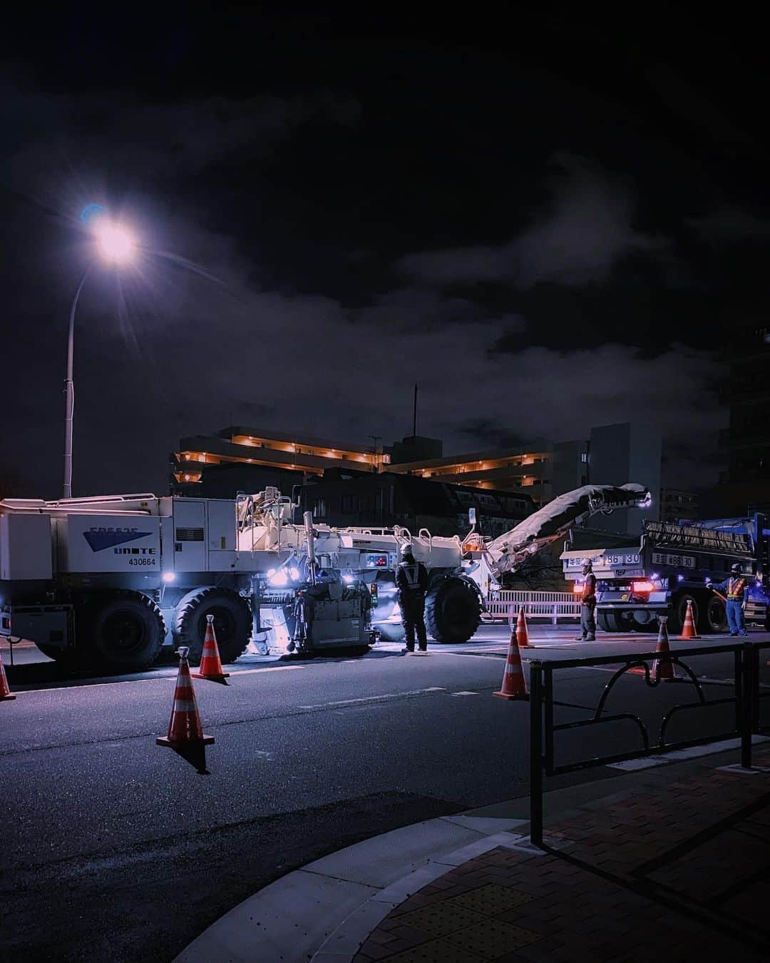 ima_ju / Jun Iのインスタグラム：「. . Midnight Worker . . . ::」