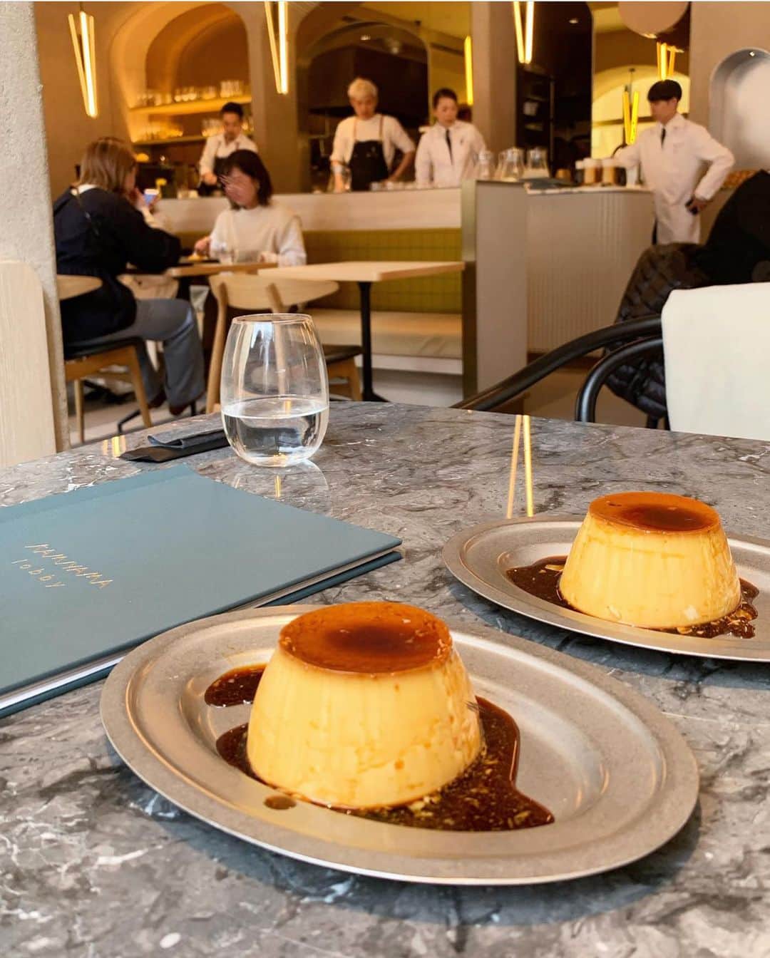 のインスタグラム：「おとなプリン🍮🍐 あんりさん、きつまいさんの投稿見て 行きたかったお店🤤 甘すぎるものが苦手で、 実はプリンも苦手なんやけど、笑 おとなプリンは甘すぎず美味しくてペロリっ❤︎ これは好きだ🐣🥚#kamiyamalobby」