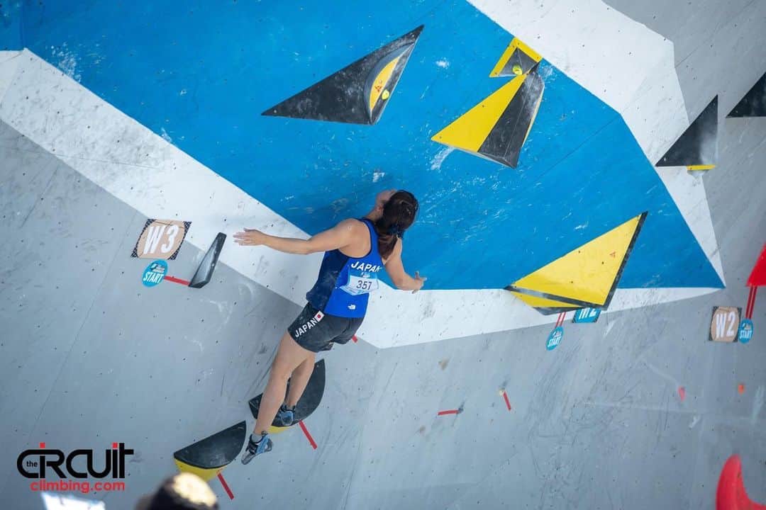 中村真緒のインスタグラム：「Bouldering Japan Cup 🔜 ・ ・ 今週末はついにボルダリングジャパンカップ！登る楽しさを忘れずに今年も頑張ります⭐︎ ・ ・ @addfriction_startup @mudhand_cb @phiten_official @e9clothing_official @frictionlabs #climbing #bouldering #クライミング #ボルダリング #マオハンド #飛んでる瞬間」