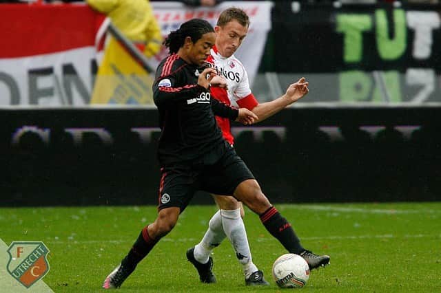 ウルビー・エマヌエルソンのインスタグラム：「#throwbackthursday on Sunday is the other way around ⚽️⚽️」