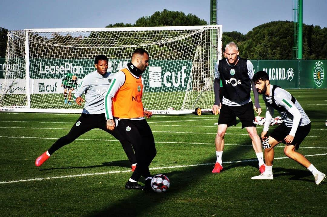 ヘセ・ロドリゲスさんのインスタグラム写真 - (ヘセ・ロドリゲスInstagram)「No hay tiempo para el pasado cuando el futuro tiene nuevas oportunidades 💪🏽✌🏽⚽️」2月6日 22時22分 - jeserodriguez10