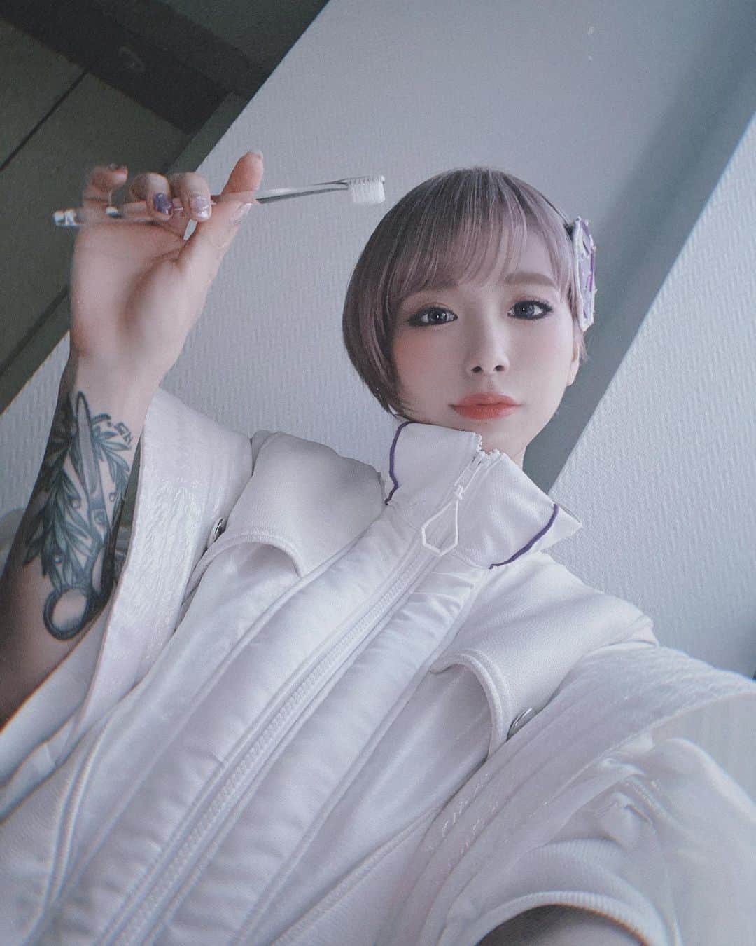 病夢やみいのインスタグラム：「はみがきじょうずかな」