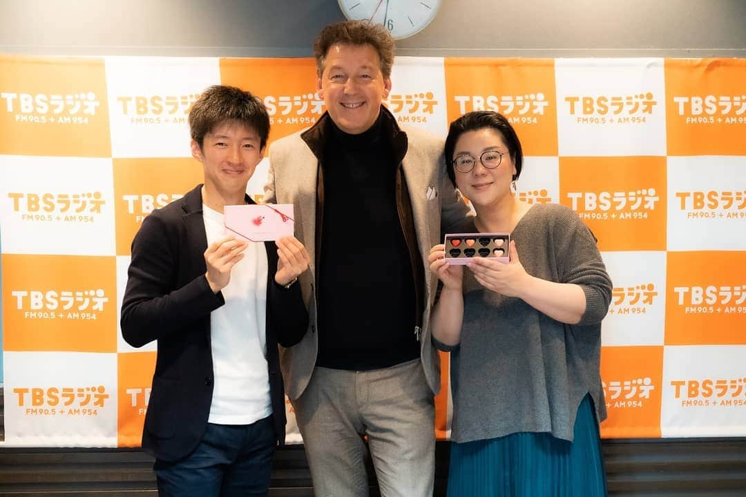 TBSラジオ「ジェーン・スー 生活は踊る」さんのインスタグラム写真 - (TBSラジオ「ジェーン・スー 生活は踊る」Instagram)「え？ #生活は踊る に #ピエールマルコリーニ さんが…まだ信じられない…  #チョコレート #so954 #バレンタインデー」2月6日 22時47分 - seikatsu954905