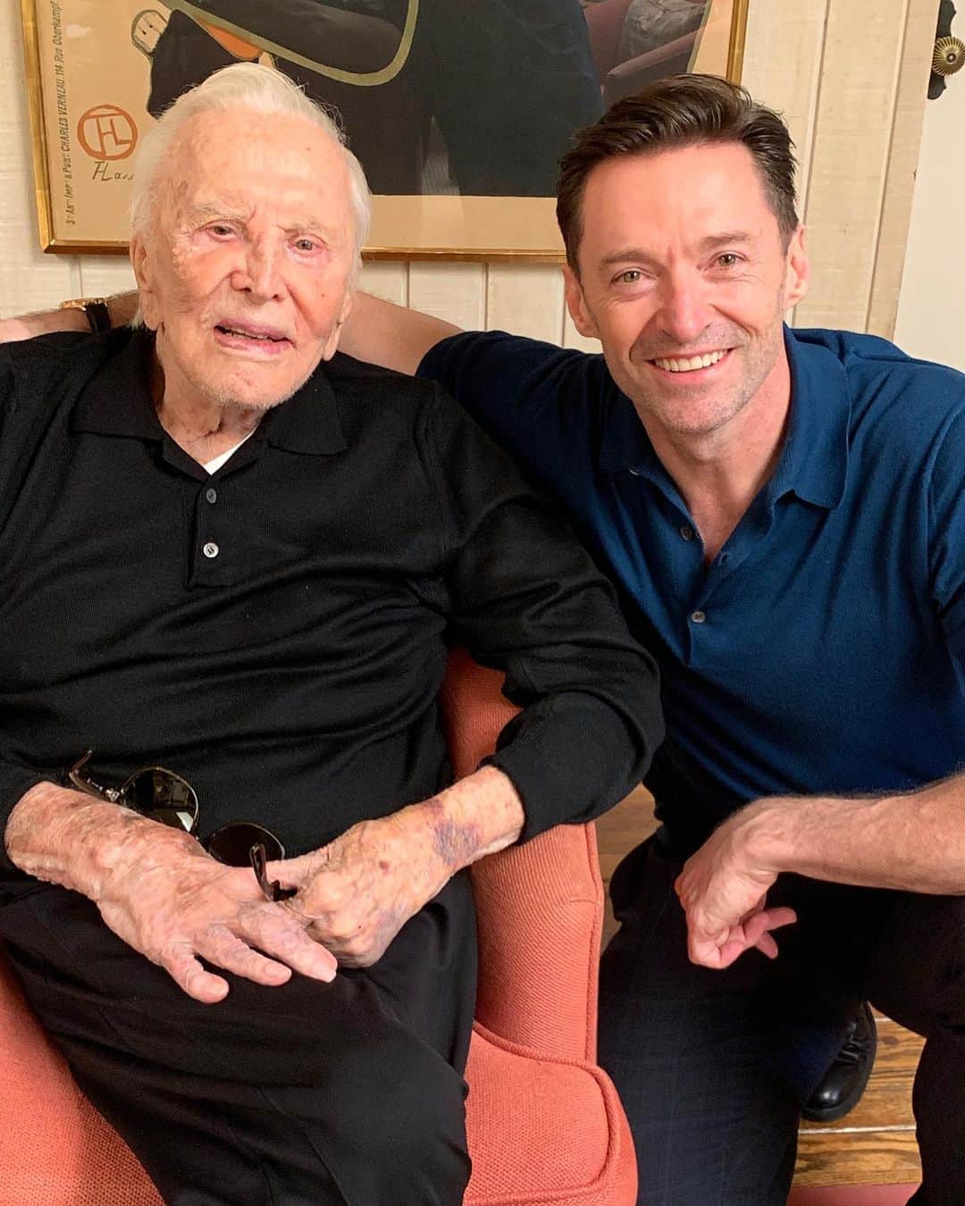ヒュー・ジャックマンのインスタグラム：「Kirk Douglas was one of the greatest actors of all time. When he was on the screen, you couldn’t take your eyes off him. He was larger than life. A few years ago he invited Deb and I over for tea. It was one of the most wonderful afternoons we’ve ever spent. Kirk shared amazing stories ... He was so funny, self deprecating, giving and brutally honest. When he asked if Deb and I would play he and Anne for a live reading of his book “KIRK AND ANNE Letters of Love, Laugher and a Lifetime in Hollywood” … we jumped and said yes on the spot. It was my great honor to portray Kirk and to read his deeply personal words aloud.  He played so many roles during his long and distinguished life. But, I believe the role that gave him the greatest joy was that of father, grandfather, friend and husband. We send our love and heartfelt condolences to Anne, Michael and the entire Douglas family.」