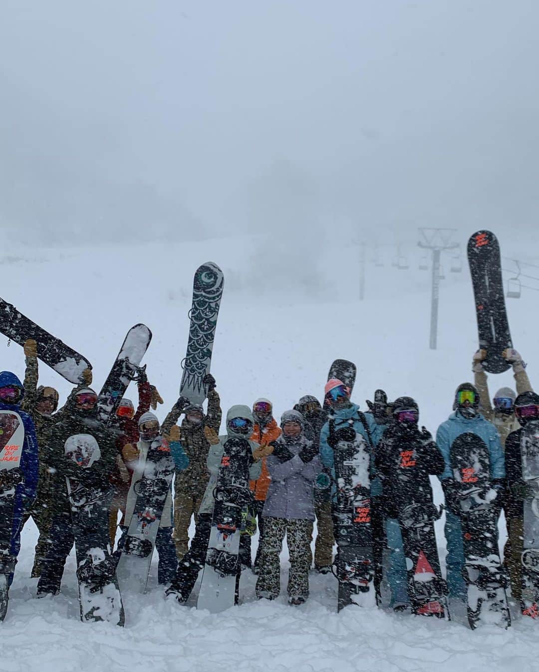 大江光さんのインスタグラム写真 - (大江光Instagram)「3日間雪まみれ☃️ ありがとうございました🙏 . . . #burton #snowboard #japow #妙高 #rideonjake」2月6日 23時17分 - hikaru3.83