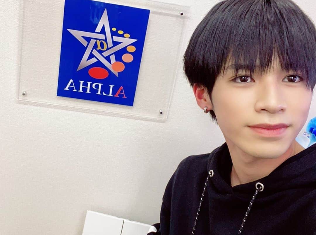 のインスタグラム：「いつも、お世話になっているお店！ . リニューアルオープン‼️ @alpha.20191212 . . 顔がすごくすっきりした！ . . 自分を変えてみたい人とか、ぜひ！オススメ！  #alpha #小顔矯正 #美容鍼灸 #美容鍼 #名古屋駅」