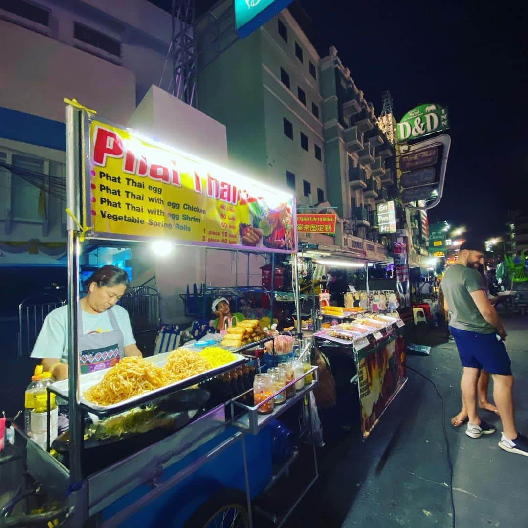 夏樹☆たいようさんのインスタグラム写真 - (夏樹☆たいようInstagram)「#khaosanroad」2月7日 0時36分 - natsuki_taiyo