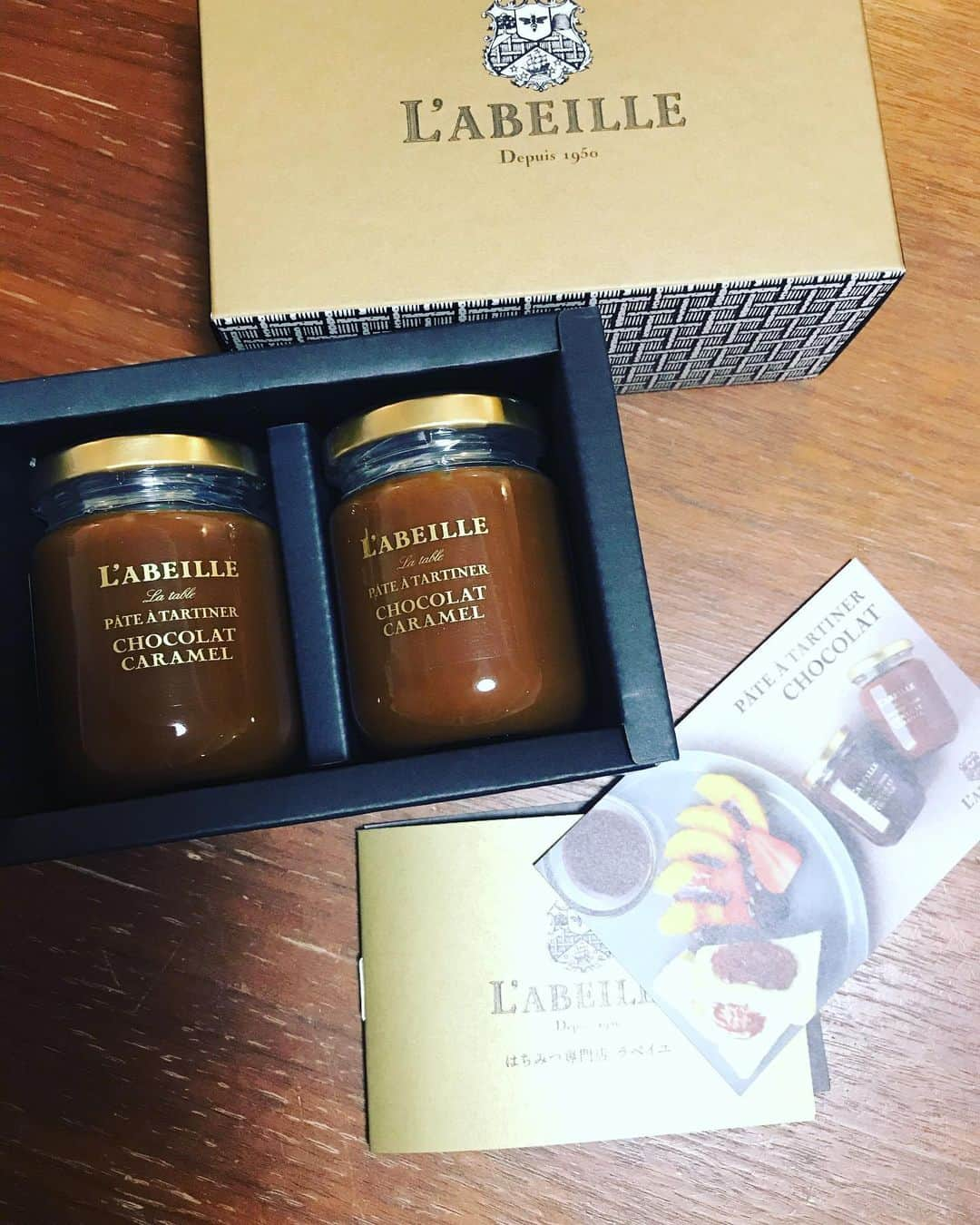 勝恵子さんのインスタグラム写真 - (勝恵子Instagram)「はちみつ専門店　ラベイユの  CHOCOLATE CARAMEL 明日の朝、パンに着けてみるかな〜  #chocolat #labeille」2月7日 0時53分 - keiko.katsu