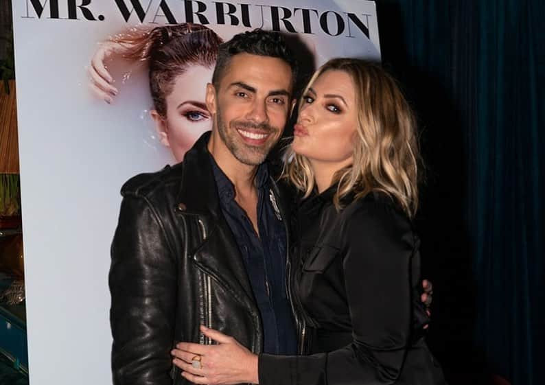 メッチェン・アミックさんのインスタグラム写真 - (メッチェン・アミックInstagram)「#tbt ...yes I was feelin very kissy at the @mrwarburtonmagazine launch last week 💋💋💋 surrounded by beautiful talented humans & very honored for my nip to finally grace the cover of a magazine 😉 Thnk u #glamfam @justinstclairmakeup @thezachbirch @judithandcharles for making this tired girl feel fab!!」2月7日 11時13分 - madchenamick