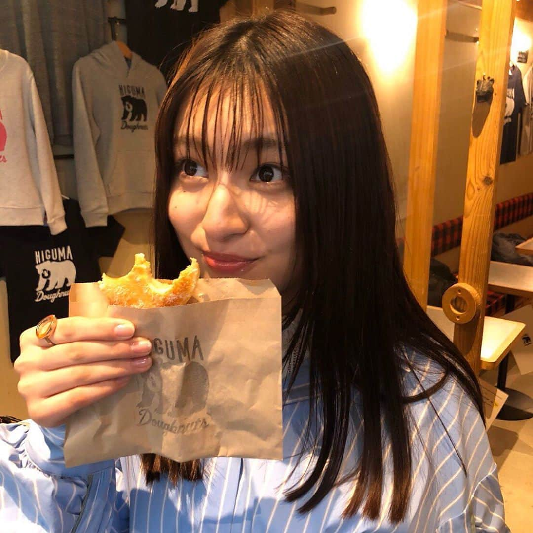 吉川愛さんのインスタグラム写真 - (吉川愛Instagram)「☺︎ 「MEN'S NON-NO」3月号 本日発売です。 ドーナツ食してます。おいしかったあーーーー。 みてね🍩」2月7日 11時07分 - ai_yoshikawa_official