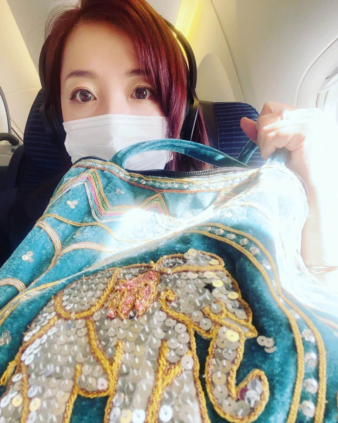 平原綾香さんのインスタグラム写真 - (平原綾香Instagram)「. ‪See you guys soon! ‬ . . ‪#Myanmar‬ ‪#JapanMyanmarPweTaw‬ #bag #八曜日占い #牙ありの象 ‪#HiraharaAyaka #平原綾香‬」2月7日 11時10分 - ayaka_hirahara_official