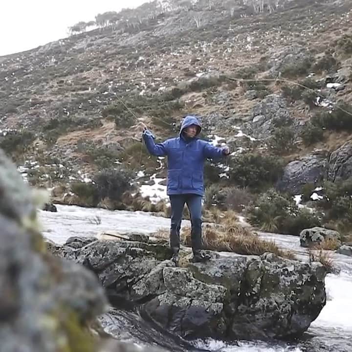 のインスタグラム：「Local Fly Fisherman Guide @mickey.finn showing us the ropes in Kosciuszko National Park last winter. It's hard to grasp the impact that devastating fires have had across the region over the past months. We encourage you to visit these unique pockets of Australia and support local businesses like Mickey's in communities on the long road to recovery. ⁠⠀ Captured by @timclark1」