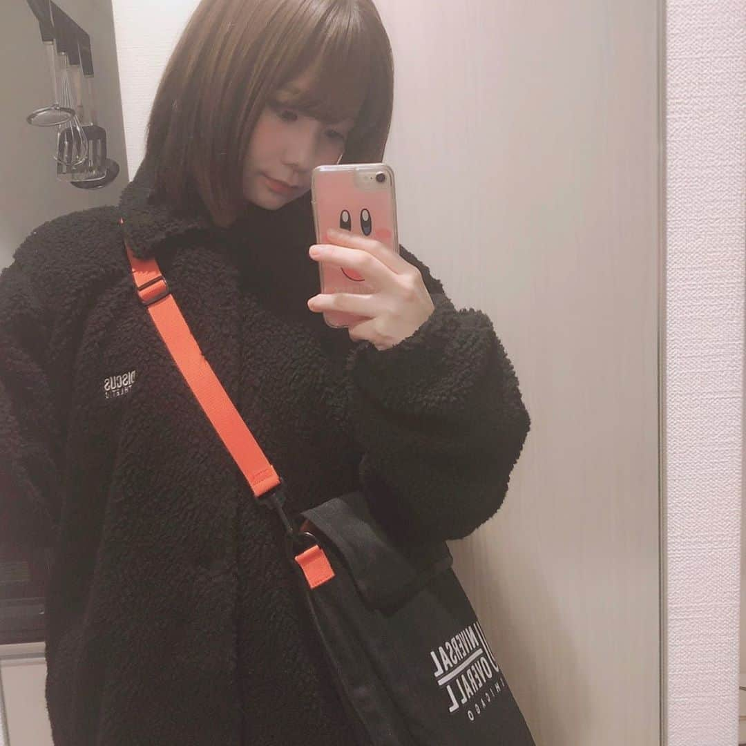 真奈さんのインスタグラム写真 - (真奈Instagram)「教科書バッグ👝 . #universaloverall  #discus」2月7日 11時26分 - manatmnt0116