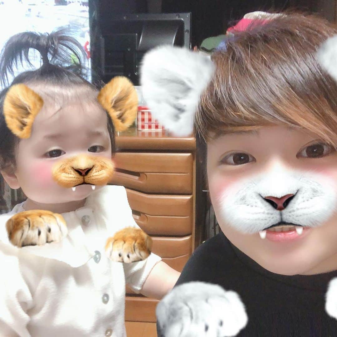 小野崎玲皇のインスタグラム：「おはようございます🦁 本日の1枚は…！ れおたwith弾丸GIRL🦁×👶」