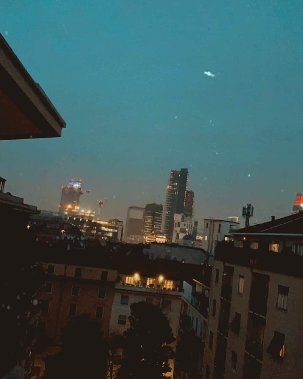 Cristina Buccinoさんのインスタグラム写真 - (Cristina BuccinoInstagram)「Milangeles,06:12  pm」2月7日 2時50分 - cribuccino