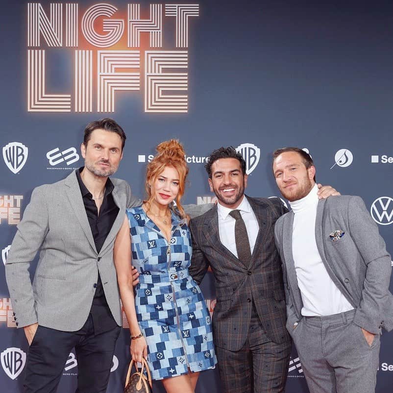 エリヤス・エンバレクのインスタグラム：「Danke Berlin! Das war die Premiere von @nightlife.derfilm und ein großer Spaß! Nächste Woche gehts in München weiter, viel Spaß im Kino:))) Ab dem 13.2. in allen Kinos😘🚀」