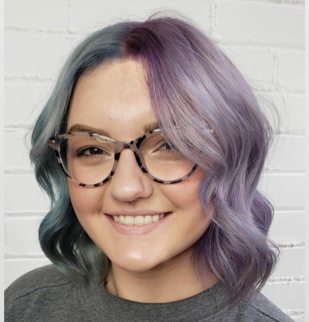 東京ビューティークリニック【公式】のインスタグラム：「When you can’t decide..... 💙💜 by @katelynwebbhair」