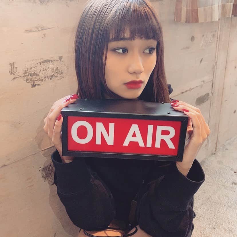ななせ結衣のインスタグラム：「ちょっとダークなななせ🗿💕 . . . . . .  2枚目以降はソノクイーンについて🙋‍♂️ . 東京中央美容外科銀座院 #東京中央美容外科銀座院 で ソノクイーンを受けてから １ヶ月以上たったので beforeafterを公開！〜☺︎ . 本当に小さくなったし 戻ることがなくて嬉しい！！ これは定期的に続けたいね！ .  気になる方はぜひ #ソノクイーン で検索してみて . ☺︎ #リフトアップならTCB東京中央美容外科　#美容整形ならTCB東京中央美容外科　#東京中央美容外科　#美容外科　#銀座　#永峯祥子　#リフトアップ　#hifu　#ハイフ　#ソノクイーン　#PR」