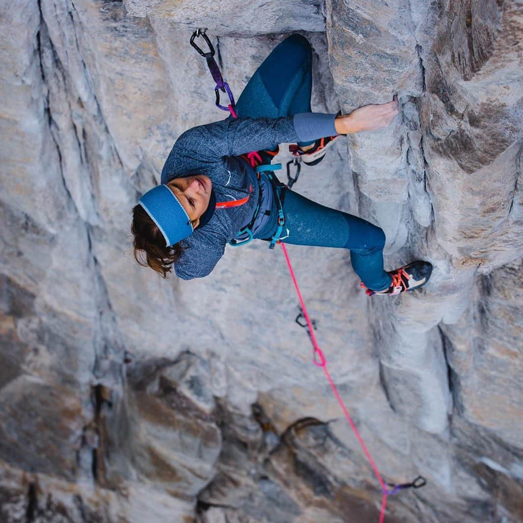 アンナ・シュテールのインスタグラム：「Sportclimbing in Ticino!! Thanks for driving from one valley to the next to show me the prettiest lines @babsizangerl & @jacopolarcher (🙏📸)!! • @salewa @lasportivagram @innsbrucktourism @wildcountry_official」