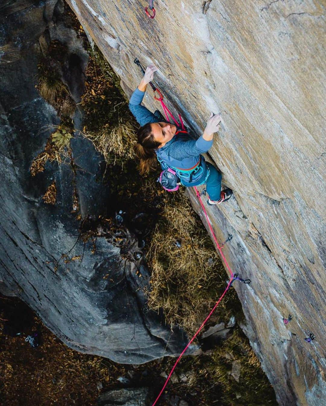 バーバラ・ザンガールさんのインスタグラム写真 - (バーバラ・ザンガールInstagram)「Back from our short trip to Ticino.  So much fun to just pick the very best sport climbs around. Thanks for the quality time @jacopolarcher and @anna_stoehr.  #fivestarlines #liveclimbrepeat  @blackdiamond @lasportivagram @vibram @verivalbio」2月7日 5時54分 - babsizangerl