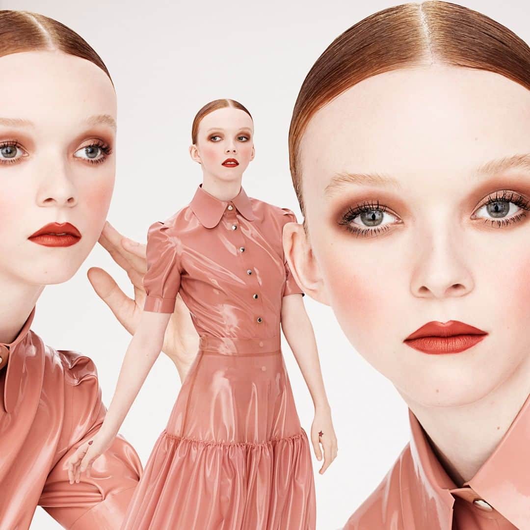 M∙A∙C Cosmetics Japanのインスタグラム：「ㅤ 春らしい透明感のある表情を演出する、限定コレクションが登場✨ ㅤ 絶妙なニュートラル～パステルカラーのラインアップ💄 どんなスキントーンにも映えるカラーで、あなた自身の美しさを際立たせて！ ㅤ *2月10日(月) 公式オンラインショップ先行発売 *2月14日(金) 全国発売 ㅤ ㅤ #MACLoudandClear #MACラウドアンドクリア #MACトレンドSS2020 ㅤ #MACCosmeticsJapan #MACコスメ #MACCosmetics #MACLovesLips #コスメ #メイク #美容 #リップメイク #リップ #口紅 #リップグロス #リップスティック #アイメイク #アイシャドウ #チーク #ハイライト #新色 #限定コスメ #ツヤ #ツヤメイク #春メイク #透明感 #ピンクメイク #血色メイク #血色感 #デパコス #お気に入りコスメ」