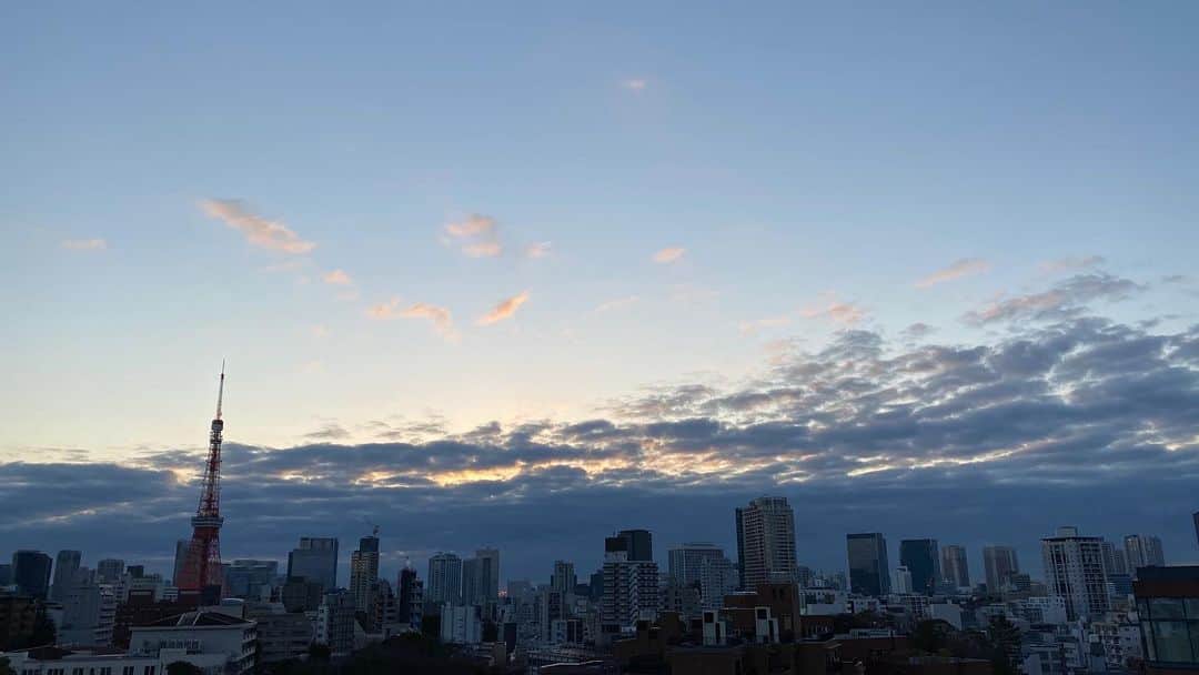 テレ朝newsさんのインスタグラム写真 - (テレ朝newsInstagram)「東京のきょうの天気のポイント 「朝は極寒　日中は穏やか」けさはこの冬一番の寒さにきょうはきのう吹いた強い風は収まり、穏やかな晴天になりそう。 #テレビ朝日#テレ朝#テレ朝news#ニュース#六本木#japan#tokyo#roppongi#tvasahi#news#follow#フォロー#写真#テレビ局#動画ニュース#天気#天気予報#いまそら#晴れ」2月7日 7時25分 - tv_asahi_news