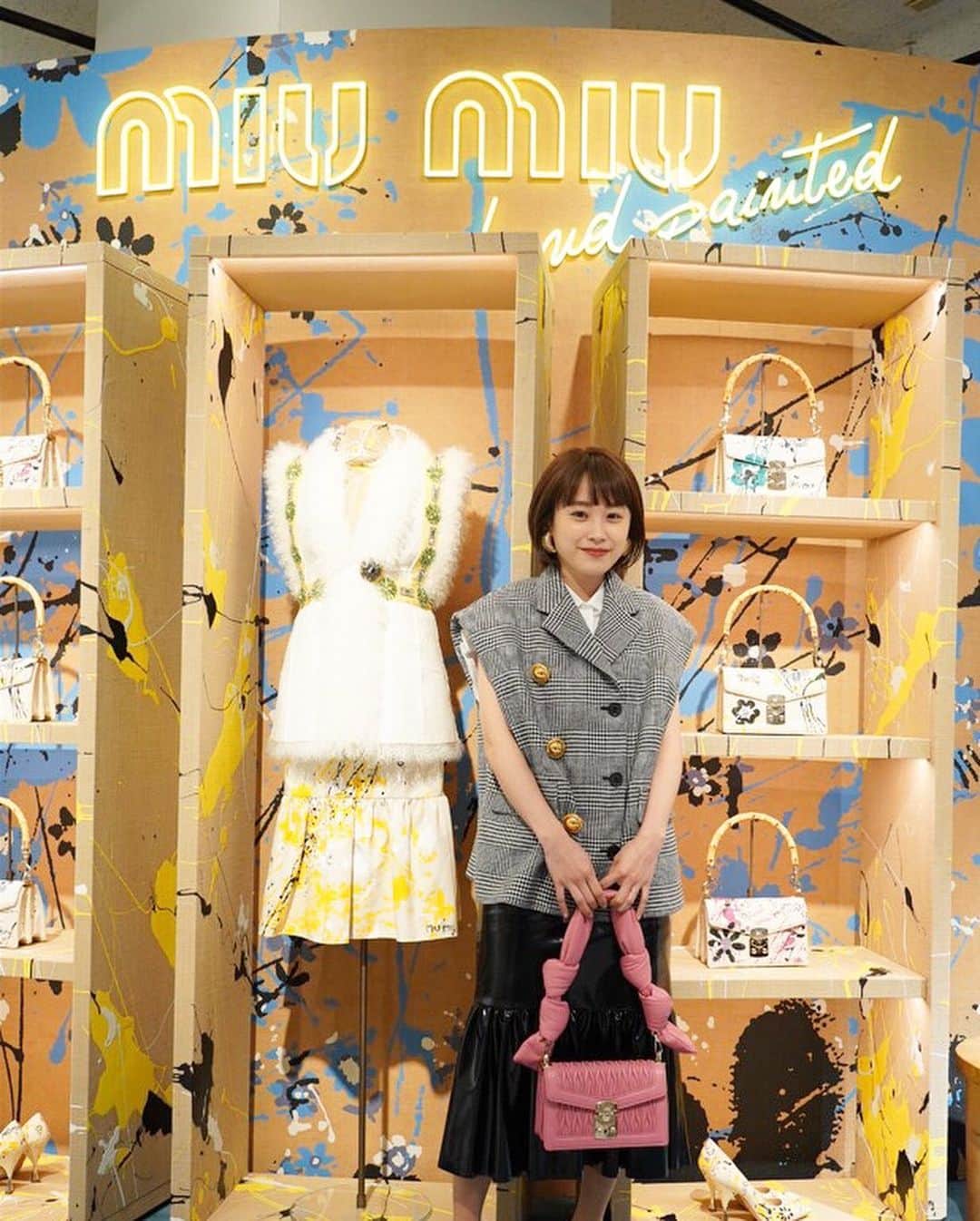 高橋愛さんのインスタグラム写真 - (高橋愛Instagram)「@miumiu ❤️ ㅤㅤㅤㅤㅤㅤㅤㅤㅤㅤㅤㅤㅤ ㅤㅤㅤㅤㅤㅤㅤㅤㅤㅤㅤㅤㅤ 新宿伊勢丹で行われている miu miuのポップアップに 行ってきました💗 ㅤㅤㅤㅤㅤㅤㅤㅤㅤㅤㅤㅤㅤ ペイントされたお洋服やバックや靴が めちゃくちゃ可愛かった🤤 ㅤㅤㅤㅤㅤㅤㅤㅤㅤㅤㅤㅤㅤ 初のステーショナリーも 可愛すぎて ブックカバー📚を 今、狙っております🤘🏻 ㅤㅤㅤㅤㅤㅤㅤㅤㅤㅤㅤㅤㅤ ペイントは 時間によって 目の前でやってくれるみたいなので 是非行ってみてね🙏🏻💗 ㅤㅤㅤㅤㅤㅤㅤㅤㅤㅤㅤㅤㅤ #miumiu #isetan #popupstore」2月7日 9時27分 - i_am_takahashi