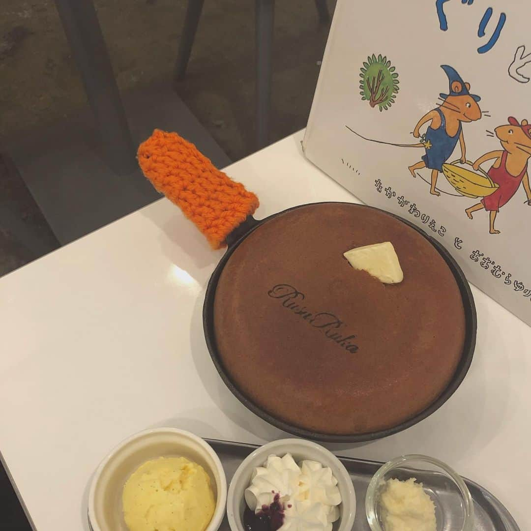 EbataNana さんのインスタグラム写真 - (EbataNana Instagram)「. . . ぐりとぐら風ホットケーキ . #自由が丘カフェ #cafe  #rusaruka #instacafe」2月7日 9時53分 - 7pon_