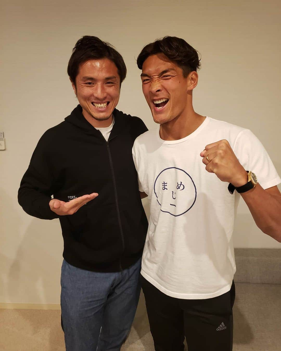 那須大亮さんのインスタグラム写真 - (那須大亮Instagram)「槙野智章選手  プレーも人としても歳を重ねる事に磨かれているのが、会話の言葉から凄く分かりました！！ ヘイ　ブラザー(笑)  最高の撮影でした(^_^) マキありがとう✨  #槙野智章  #浦和レッズ #バイタリティー」2月7日 10時17分 - nasudaisuke_official