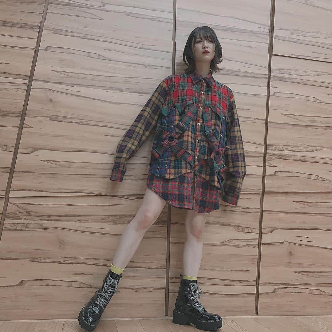 三田麻央のインスタグラム：「今日のトップ目収録は チェックの可愛すぎるやつ(語彙力)」