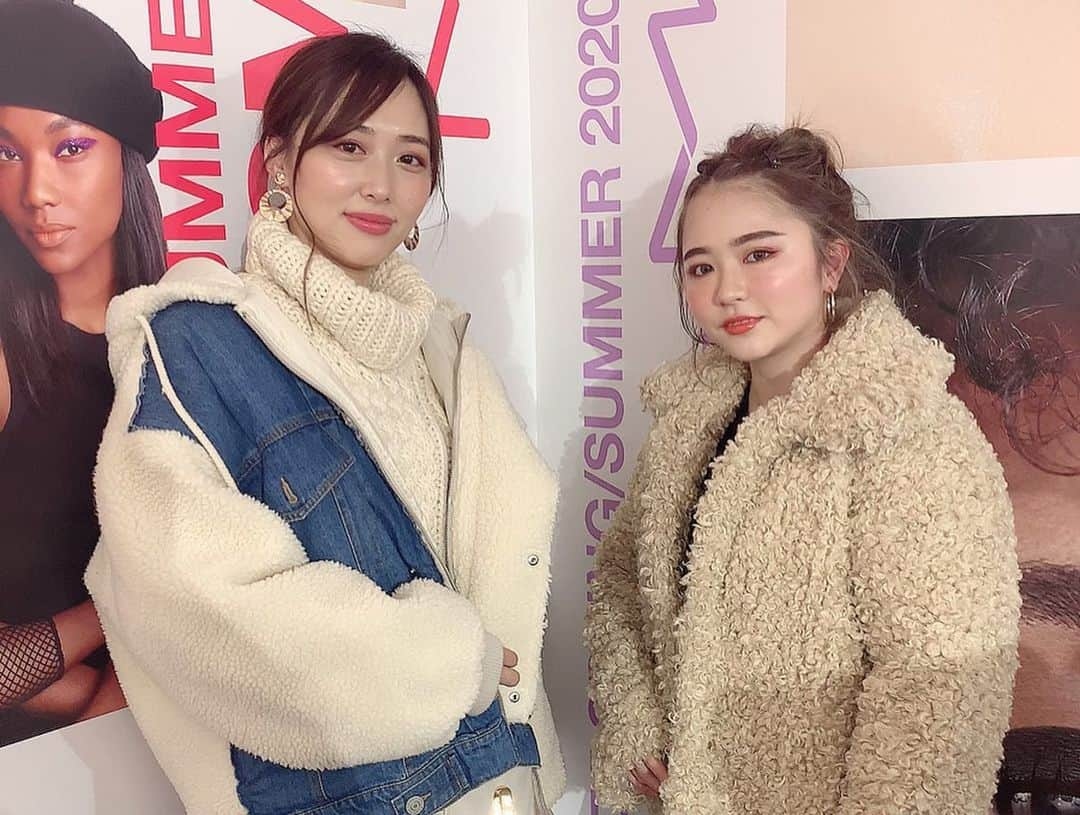 Shioneさんのインスタグラム写真 - (ShioneInstagram)「今回のイベントも @yuri0813ka さんと❤️❤️ ㅤㅤㅤㅤㅤㅤㅤㅤㅤㅤㅤㅤㅤ 今月いっぱい会えるから嬉しい🥺🌸💗💗 ㅤㅤㅤㅤㅤㅤㅤㅤㅤㅤㅤㅤㅤ  #instagram #instalove  #japan  #メイク  #YouTube  #cosmetics #love #me #makeup  #メイク #コスメ  #新作コスメ #プチプラ #海外コスメ　#春コスメ#YouTuber #channelshii #新作コスメ #macトレンドss20 #macラウンドアンドクリア  #maccosmetics」2月7日 19時53分 - shione__1101