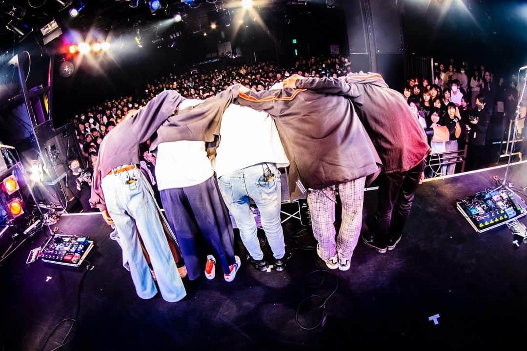 竹中雄大さんのインスタグラム写真 - (竹中雄大Instagram)「昨夜は渋谷CLUB QUATTROワンマン 「EN.」リリースツアーの集大成 ここまで連れてきてくれてありがとう。 人生最高のツアーになりました。 5月に初のフルアルバムリリース。 6月に初の東名阪Zeppワンマン開催。 路上ライブから這い上がったインディーズバンドの底力まだまだ見せていきます。 出逢ってくれてありがとう。 これからもよろしく。 ・ Photo : @rei01015  #novelbright #livephoto #quattro #tokyo #japan  #3月にできる #ファンクラブの名前は #NOVELCITY #是非入会してね #あんなことやこんなこと #いろいろやります」2月7日 20時51分 - yudai_vo