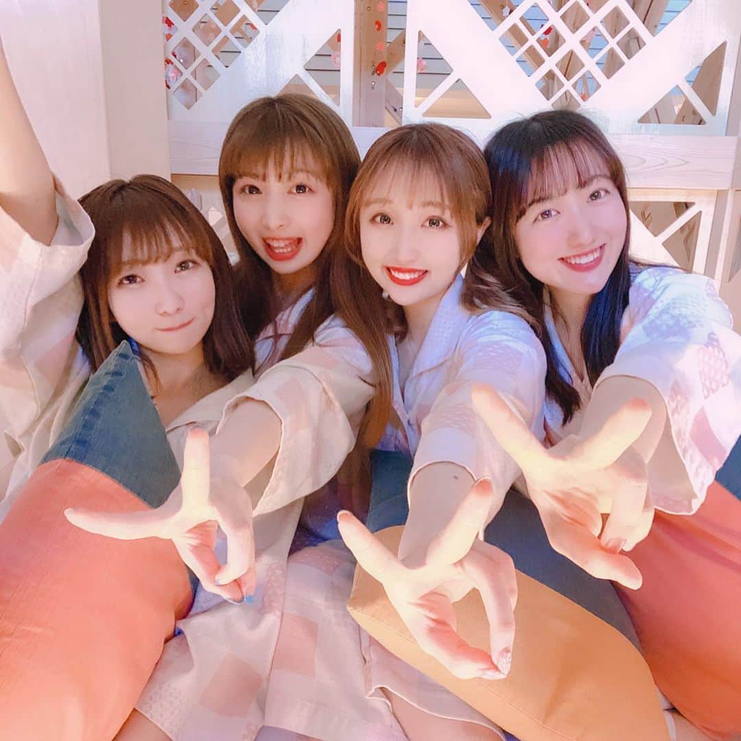夏川愛実さんのインスタグラム写真 - (夏川愛実Instagram)「ㅤㅤㅤㅤㅤㅤㅤㅤㅤㅤㅤㅤㅤ #お風呂カフェ 湯守座♨️ ㅤㅤㅤㅤㅤㅤㅤㅤㅤㅤㅤㅤㅤㅤㅤㅤㅤㅤㅤㅤㅤㅤㅤㅤㅤㅤ 4人の写真💓 ㅤㅤㅤㅤㅤㅤㅤㅤㅤㅤㅤㅤㅤㅤㅤㅤㅤㅤㅤㅤㅤㅤㅤㅤㅤ #湯守座#お風呂カフェ#四日市カフェ #四日市観光#四日市#三重観光#三重旅行 #近鉄四日市#近鉄#おふろカフェ#四日市温泉 #おふろcafe#パジャマパーティー#三重県」2月7日 21時00分 - ami_natsukawa