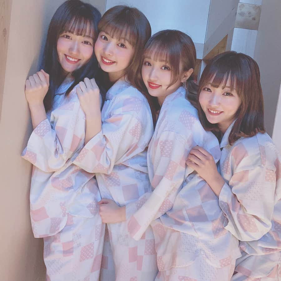 夏川愛実さんのインスタグラム写真 - (夏川愛実Instagram)「ㅤㅤㅤㅤㅤㅤㅤㅤㅤㅤㅤㅤㅤ #お風呂カフェ 湯守座♨️ ㅤㅤㅤㅤㅤㅤㅤㅤㅤㅤㅤㅤㅤㅤㅤㅤㅤㅤㅤㅤㅤㅤㅤㅤㅤㅤ 4人の写真💓 ㅤㅤㅤㅤㅤㅤㅤㅤㅤㅤㅤㅤㅤㅤㅤㅤㅤㅤㅤㅤㅤㅤㅤㅤㅤ #湯守座#お風呂カフェ#四日市カフェ #四日市観光#四日市#三重観光#三重旅行 #近鉄四日市#近鉄#おふろカフェ#四日市温泉 #おふろcafe#パジャマパーティー#三重県」2月7日 21時00分 - ami_natsukawa