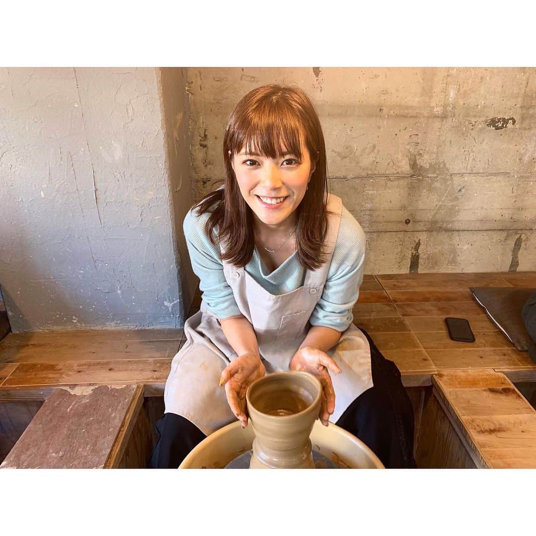 三谷紬さんのインスタグラム写真 - (三谷紬Instagram)「* 初めて陶芸をしてきました🍚 作ったのはお茶碗❣️ 自分なりのお茶碗を黙々と作ることができて かなり無心になれました🤭笑 出来上がりが楽しみです〜🧸 . 今日は 元埼玉県警刑事の佐々木成三さんと 静岡で発生した 『リスザル12匹行方不明事案』について考察しました。 捜査本部風のホワイトボード🤭 私の手書きです！ 我ながら上手くできました笑笑 この模様は日曜お昼12時からの Abema的ニュースショーで放送します📺💓 * #陶芸#鎌倉#茶碗#お茶碗#電気釜#無心#癒し#リスザル#行方不明#12#匹#伊豆シャボテン公園#動物園#zoo#佐々木成三 さん#捜査本部#風#ホワイトボード#手書き#静岡#伊豆#温泉#アベマ的ニュースショー#abematv#abema#テレビ朝日#テレ朝#アナウンサー#三谷紬」2月7日 21時08分 - mitani_tsumugi