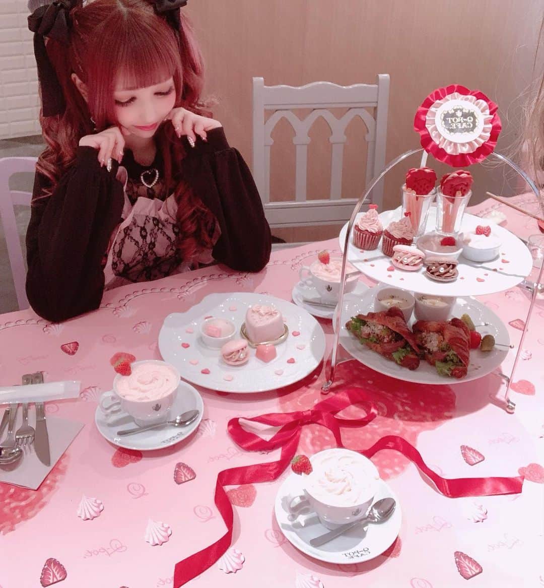 桜咲姫奈さんのインスタグラム写真 - (桜咲姫奈Instagram)「バレンタインめにゅー♥️♥️♥️ ハートといちご🍓可愛いすぎて しあわせーー(⸝⸝⸝•́ω•̀⸝⸝⸝)♥️ #キューポットカフェ」2月7日 12時24分 - himena_ousaki