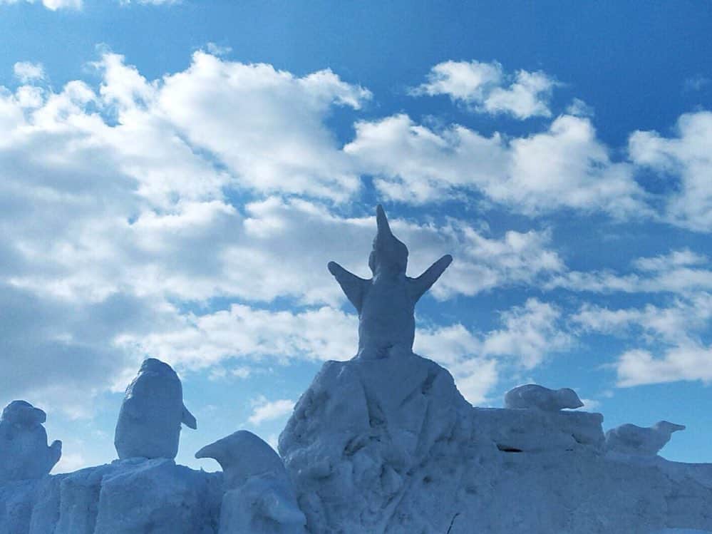 松浦彩さんのインスタグラム写真 - (松浦彩Instagram)「雪を一緒に楽しみませんか？☃️❄️ ⠀ 山形にようやく冬将軍さんが到着！ 2月8、9日は新庄雪まつりです♡ 今年も二日間MCを担当させていただきます😊💓 ⠀ 写真は昨年のものです。 今年は8日(土)に昨年に引き続きムーンサルト小林さん、9日(日)はMPF☆Bちゃんが登場！会場を一層盛り上げてくれます🥰 ⠀ 雪を一緒に楽しみましょう♬ 暖かい服装でお越しくださいね◎ ⠀ #新庄雪まつり #ご来場お待ちしております」2月7日 12時29分 - ayamatsuura.s
