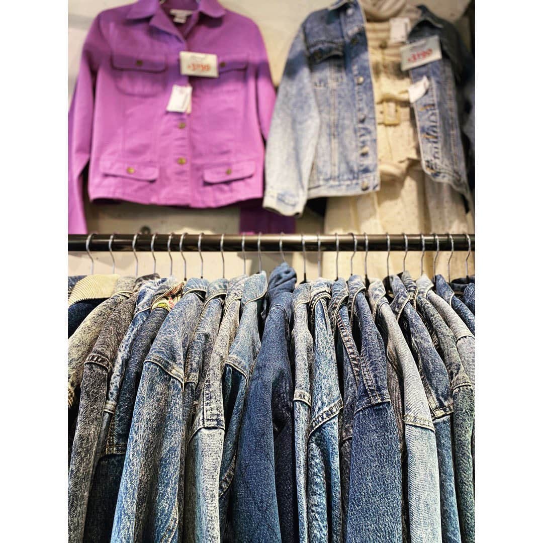 原宿シカゴさんのインスタグラム写真 - (原宿シカゴInstagram)「. . ___ Chemical wash DENIM👖 ___ #jacket #pants #skirt ... . ___ CHICAGO ___ 2020 S/S ___ Jingumae store . ___ open 11-20 . . . #ccg04」2月7日 12時35分 - harajukuchicago_official