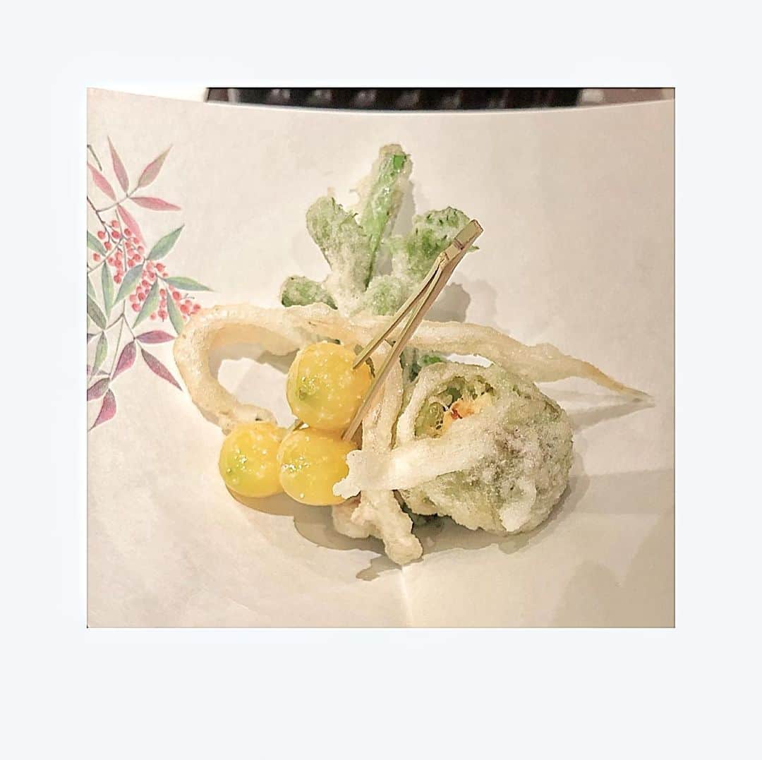朝比奈南さんのインスタグラム写真 - (朝比奈南Instagram)「寒いけど暦上は春🌸  季節ものの素材の天ぷら。  #天ぷら　#tempura #japanesefood #japan」2月7日 12時46分 - minami_asahina