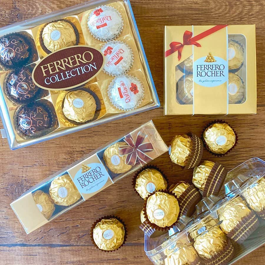 プラザ/PLAZAさんのインスタグラム写真 - (プラザ/PLAZAInstagram)「イタリアを代表するチョコレートブランド『FERRERO』のチョコレート菓子「ロシェ」🌟ヘーゼルナッツを上品なチョコレートと香ばしいウエハースで包んだ、軽い甘さが魅力です❤️ . FERRERO ロシェ T-4 ¥334(税込) T-5 ¥345(税込) T-16 ¥991(税込) フェレロ コレクション T-9 ¥756(税込) . #ロシェ #ferrero #フェレロロシェ  #valentine #バレンタイン #PLAZAスタイル #PLAZAチョコ #chocolate #チョコレート #チョコ #🍫 #PLAZA #プラザ #MINiPLA #MINIPLA #ミニプラ @plazastyle @ferrerorocher_jp」2月7日 12時55分 - plazastyle