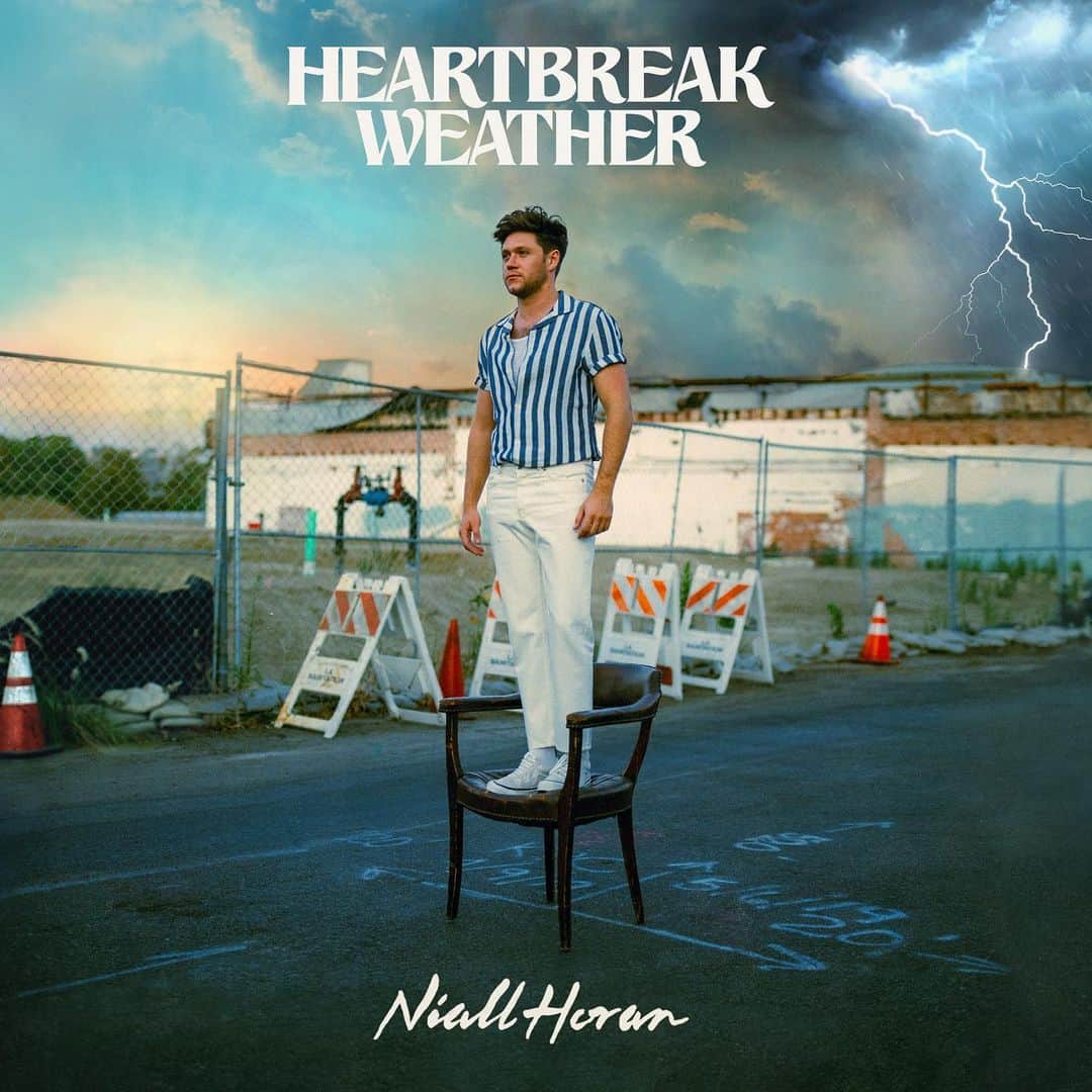 ナイル・ホーランのインスタグラム：「some news I KNOW you lovely people will want to hear. My second album is called ‘Heartbreak weather’ and is out March 13th.  I have worked so hard on this album for the last 18 months and I am soooo ready to release it. I had the time of my life making it and when you hear it on March 13th, I hope you’ll be able to hear that in the music. 2020 is going to be a fun year for us, let’s enjoy it to the max.  Until then here’s an album cover and an album title 😂」