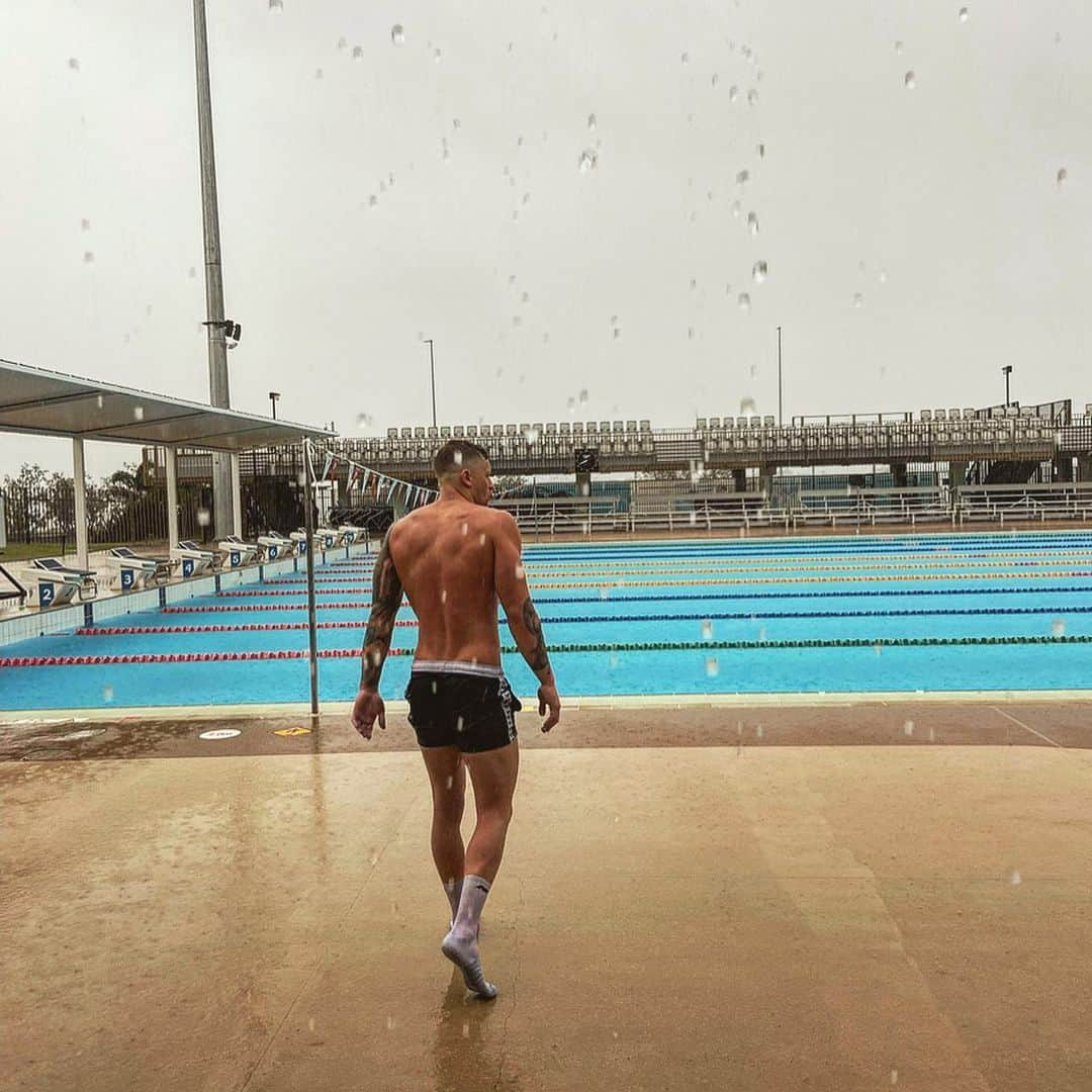 アダム・ピーティさんのインスタグラム写真 - (アダム・ピーティInstagram)「We’ve invested well 📈 Home very soon 🚀」2月7日 15時01分 - adam_peaty