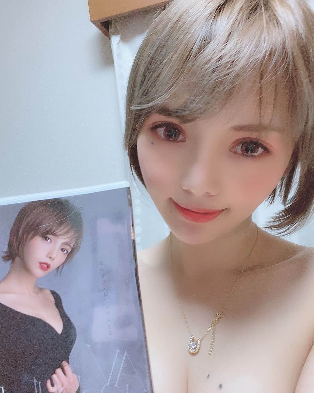 広瀬りおなさんのインスタグラム写真 - (広瀬りおなInstagram)「本日発売の週刊実話さんに私のインタビューが掲載されているので是非チェックしてみて下さいっっ💋💕 Vの方も4日連続首位とか皆様本当にありがとうございます…😭🙏💓✨ #週刊実話　#週刊誌　#インタビュー　#av女優　#ショートヘア　#ソフトオンデマンド　#mssod #sod #gravure #nude #adult #sexy #sexyactress #magazine #shorthair #japanese #女优」2月7日 15時30分 - hirose_riona